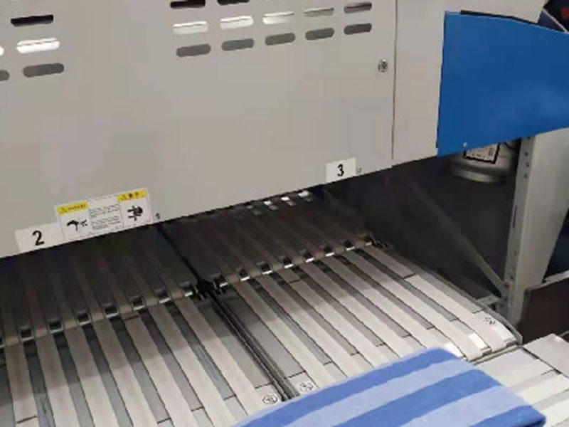 宾川巾类折叠机-01